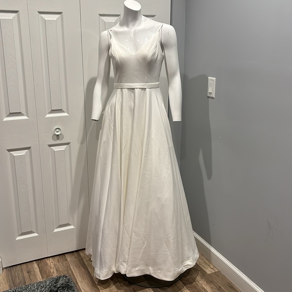 NWOT Ieena for Mac Duggal white gown - Picture 4 of 14